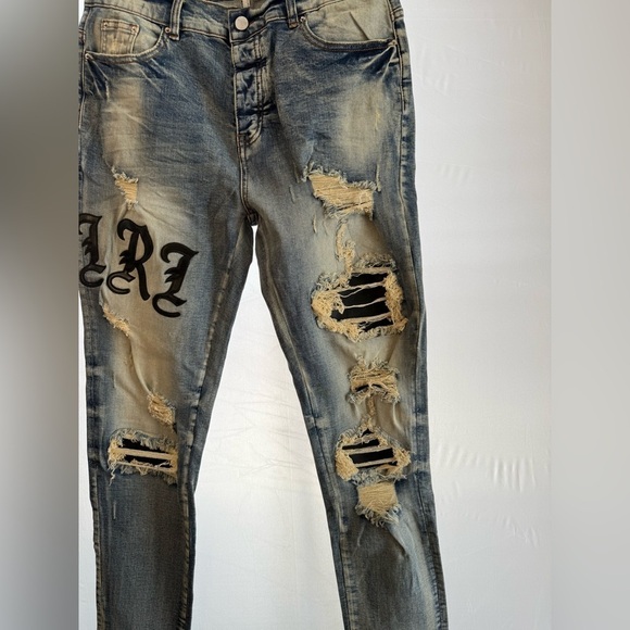 AMIRI SKINNY DESTROYED EMBROIDERED LETTERS FRAYED BUTTON FLY LIGHT WASH 32 - Picture 6 of 15